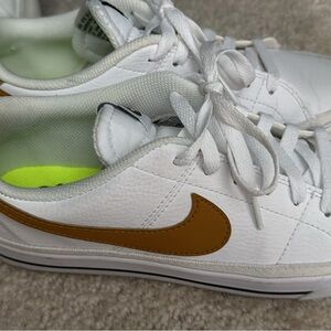 Nike women’s size 8